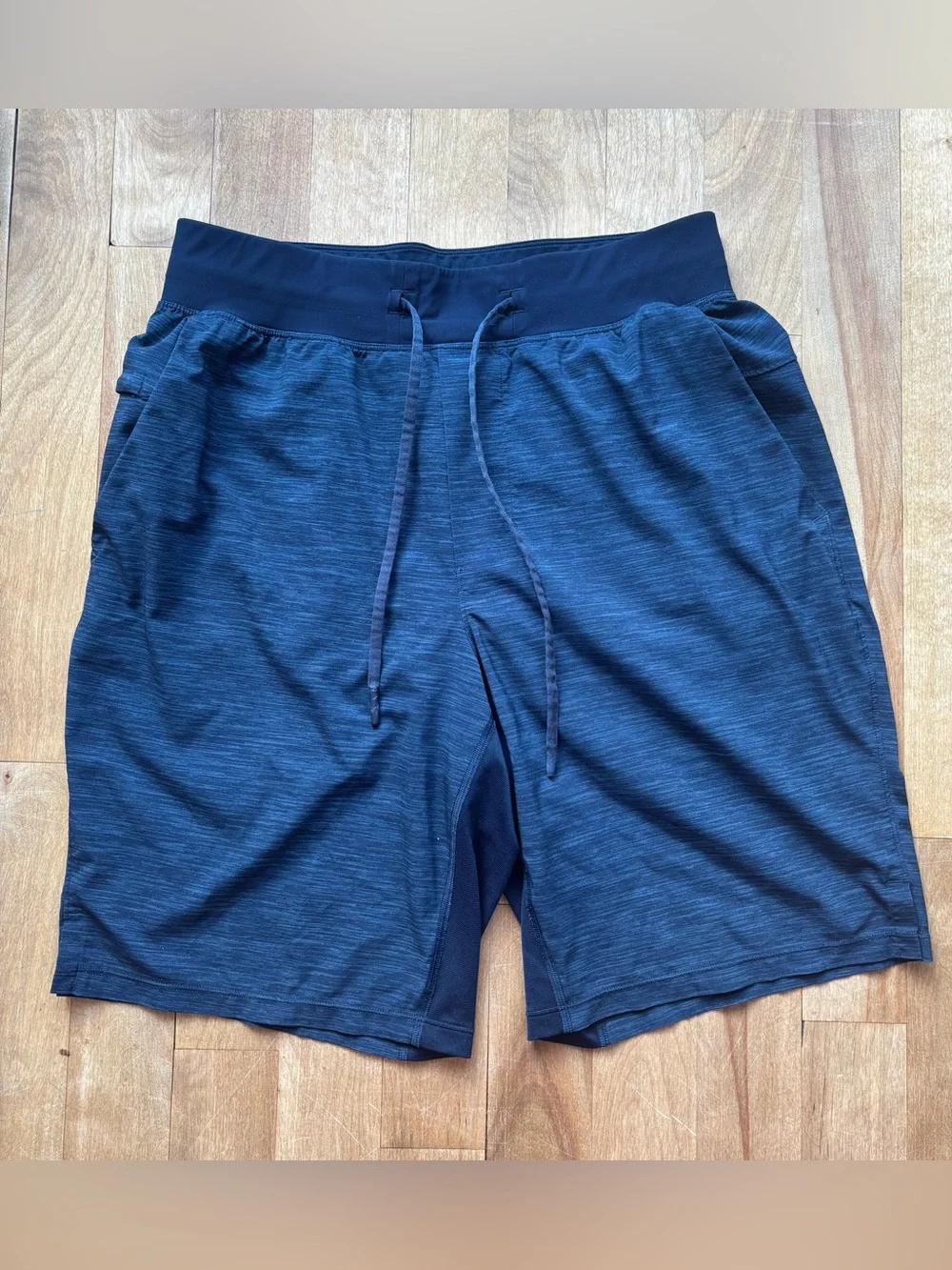 lululemon athletica Men's Dark Blue Performance Drawstring Shorts - Picture 2 of 8